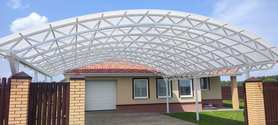 Навес для авто из поликарбоната белый арочный Навес для авто из поликарбоната белый арочный