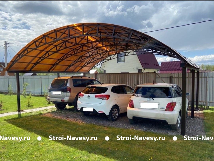 Навес из поликарбоната арочный на 3 машины Навес из поликарбоната арочный на 3 машины