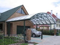 Навес из поликарбоната арочный для стоянки автомобиля