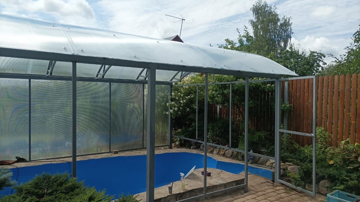 Навес из поликарбоната арочный для бассейна на дачу Навес из поликарбоната арочный для бассейна на дачу