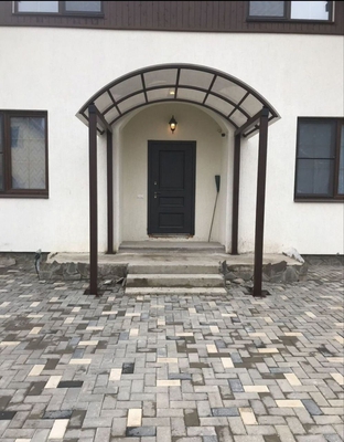 Навес из поликарбоната арочный для входной группы крыльца Навес из поликарбоната арочный для входной группы крыльца