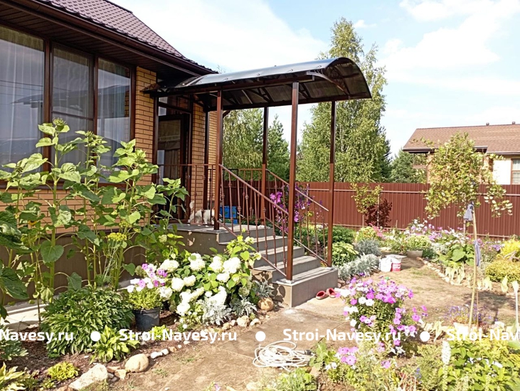 Навес из поликарбоната арочный пристрой над крыльцом Навес из поликарбоната арочный пристрой над крыльцом