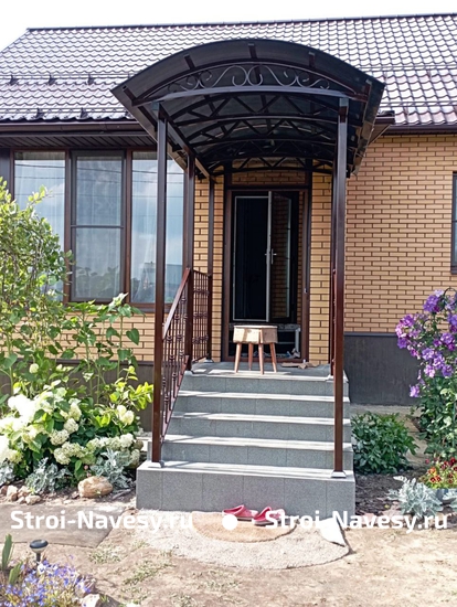 Навес-козырек из поликарбоната арочный для крыльца Навес-козырек из поликарбоната арочный для крыльца