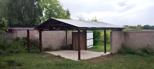 Двускатный навес с поликарбонатом для автомобиля