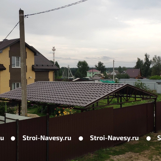 Навес из металлочерепицы двускатный для дачи