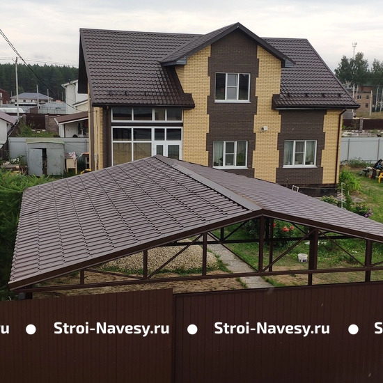 Навес из металлочерепицы двускатный для дачи