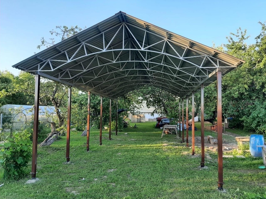 Навес из профлиста двускатный для участка с автомобилем Навес из профлиста двускатный для участка с автомобилем