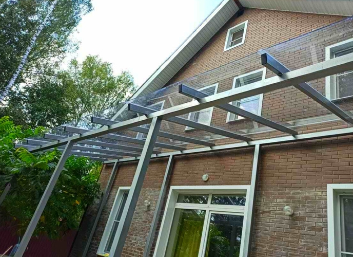 Металлические навесы из поликарбоната Металлические навесы из поликарбоната
