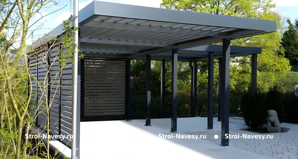 Навес high-tech из профнастила односкатный современный во дворе к дому для двух машин Навес high-tech из профнастила односкатный современный во дворе к дому для двух машин