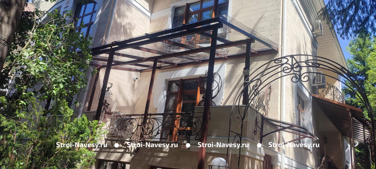 Навес из монолитного поликарбоната односкатный пристрой к дому Навес из монолитного поликарбоната односкатный пристрой к дому