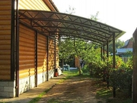 Навес из поликарбоната полуарочный пристрой к дому