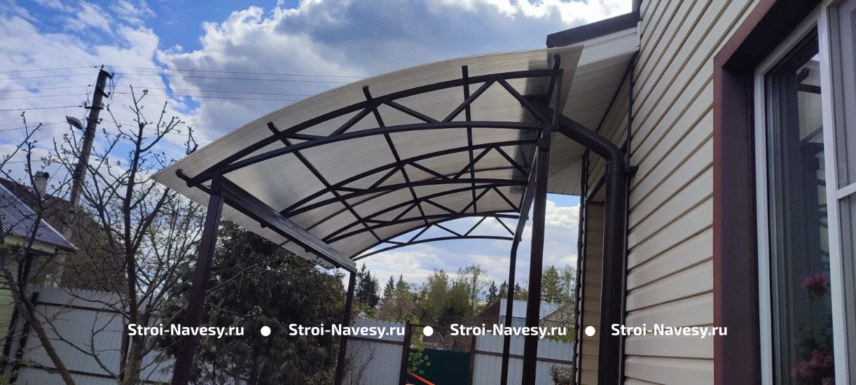 Навес из поликарбоната полуарочный пристрой к дому