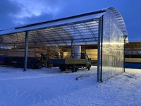 Навес из поликарбоната полуарочный промышленный на несколько авто