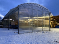 Навес из поликарбоната полуарочный промышленный на несколько авто